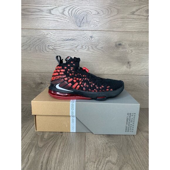 Nike Boys Lebron Size 5.5 - 17 Sneaker Athletic Black Red Pull Tab Logo Lace Up - Picture 1 of 10